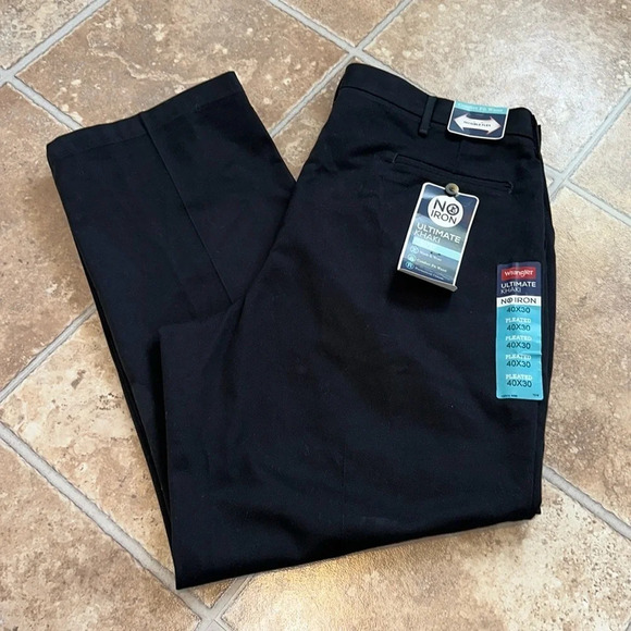 NWT Men Wrangler Ultimate NO IRON pleated classic fit invisible flex 40x30 BLACK - Picture 1 of 8